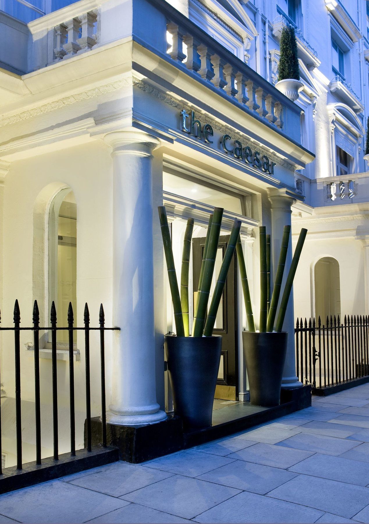 Caesar Hotel Londra Dış mekan fotoğraf